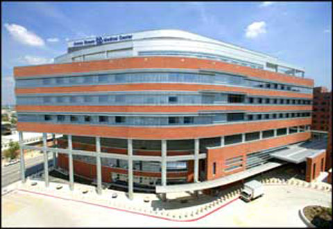 JImage of the main entrance of Jesse Brown VA Medical Center